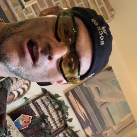 Meet your Posher, Joey-lee - Picture 1 of 1